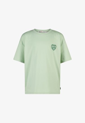 Lichtgroen T-shirt met korte mouwen, ronde hals en een klein donker groen hartlogo op de borst met de tekst "Sunny Days Good Vibes Only."