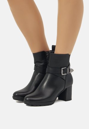 Botines con plataforma - black