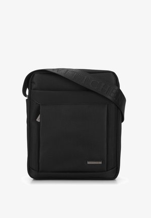 Borsa a tracolla nera realizzata in tessuto testurizzato, dotata di una tasca frontale, tracolla regolabile e un discreto logo. Design rettangolare semplice.