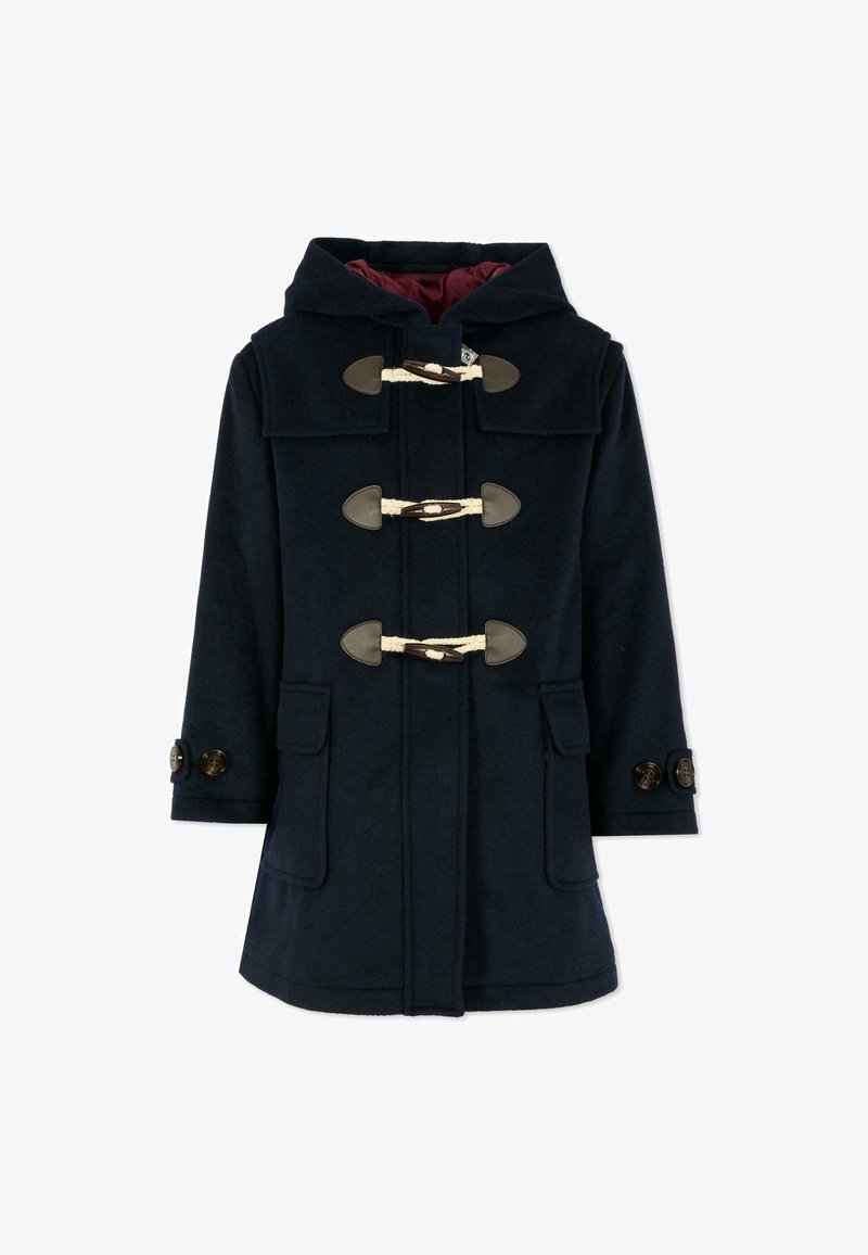 Cappotto duffle blu navy con cappuccio, tre chiusure a corda e pelle, tasche frontali con pattina e cinturini con bottoni sulle maniche.