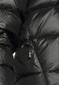 EA7 Emporio Armani Untuvatakki - black