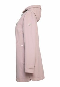 Hellrosa wasserdichte Jacke mit Kapuze, ausgestattet mit einem Reißverschluss, zwei Seitentaschen und einem Logoemblem auf dem Ärmel. Glatte Textur.