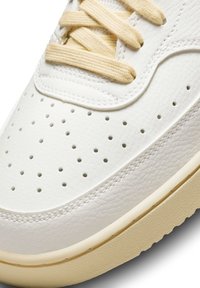 Nike SB COURT VISION - Sneakers basse - wit