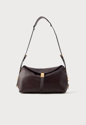 SADDLE BAGUETTE CLASSIC - Käsilaukku - rosso mogano/antique gold-coloured