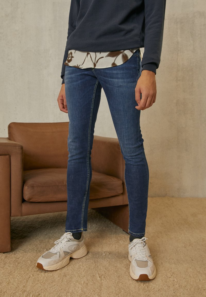 Herren T-shirts & Polos | Dondup PANTALONE GEORGE Jeans Skinny Fit blue/blue denim - NZ51717 Herren T-shirts & Polos | Dondup PANTALONE GEORGE Jeans Skinny Fit blue/blue denim - NZ51717