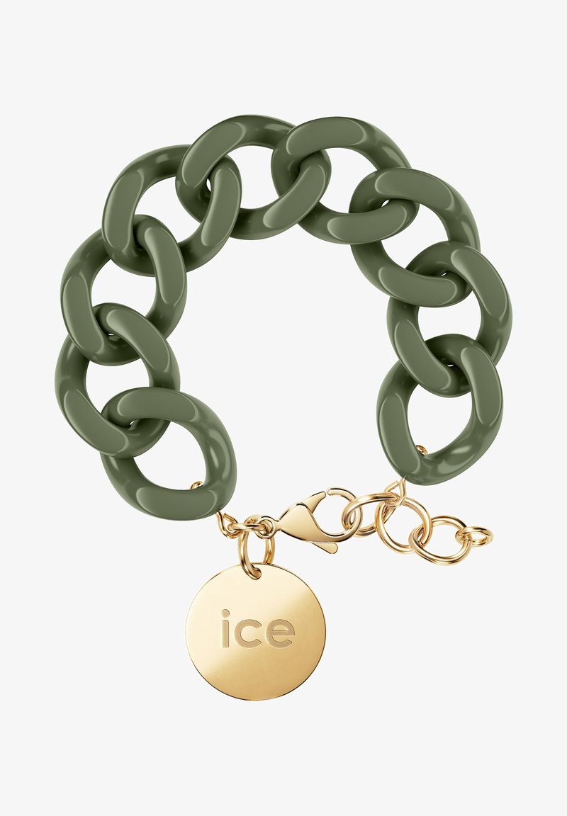Brazalete de cadena de plástico verde con cierre de langosta dorado brillante y etiqueta circular dorada grabada con la palabra "hielo". Acabado suave y brillante.