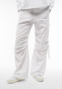 Freddy MELANIE CARGO - Housut - bianco direct dyed