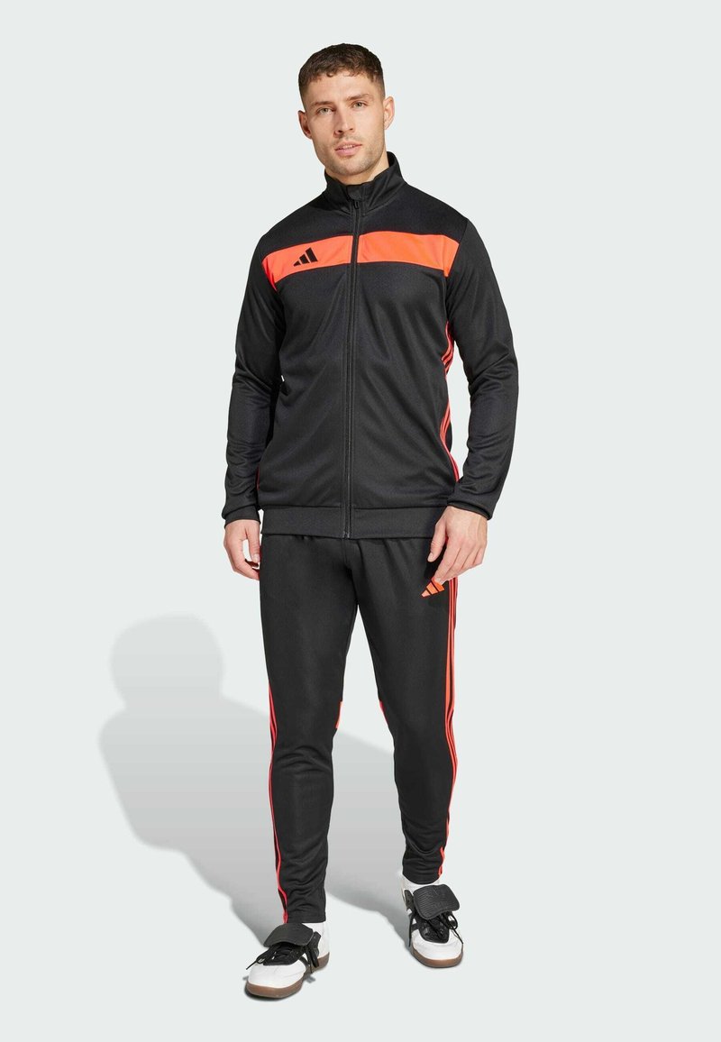 adidas Performance ADIDAS PERFORMANCE TIRO 25 ESSENTIALS TRACK SUIT - Trainingsanzug - black lucid red