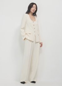 Calliope SCOLLO AMPIO - Blazer - bianco latte