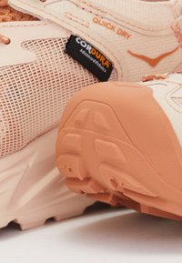 HOKA HOPARA 2 - Túracipők - cream/cedar