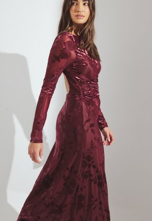 Dlhé rukávy, bordový šaty s kvetinovou textúrou, priliehavá sukňa, postranný výrez a splývavá sukňa, vyrobené z lesklého, ľahkého materiálu.