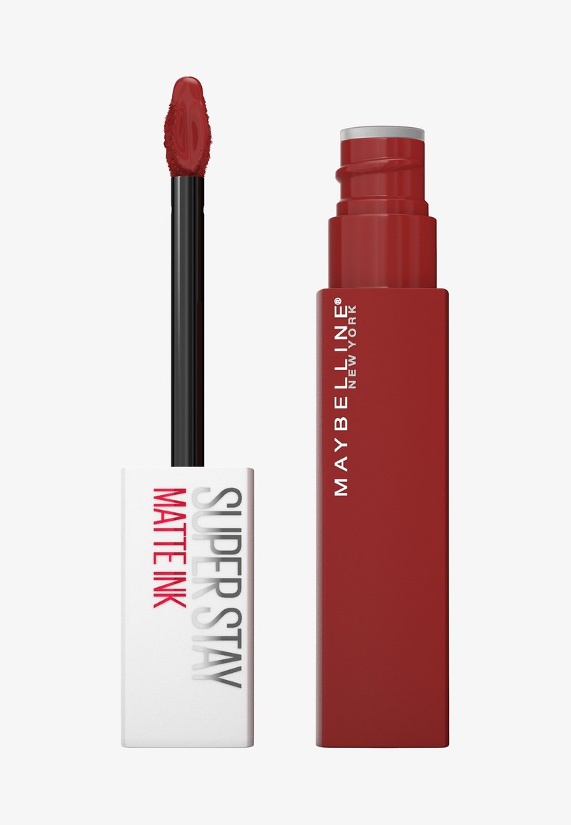 Produit à lèvres rouge avec une finition mate. Présente un applicateur rectangulaire blanc avec le texte "Super Stay Matte Ink" et un élégant conteneur rouge à droite.