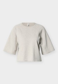 Pull gris clair  à manches courtes en tissu doux, avec un col rond et une coupe ample, orné d'un ourlet côtelé.