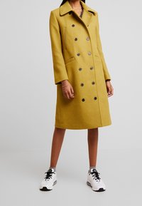 Selected Femme Klasický kabát - olive