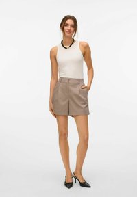 Vero Moda VMNILA  NOOS - Shorts - moon rock