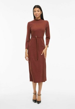 VIBIRTHE STEHKRAGEN - Robe en jersey - burnt henna