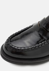 Reike Nen Slip-ins - black