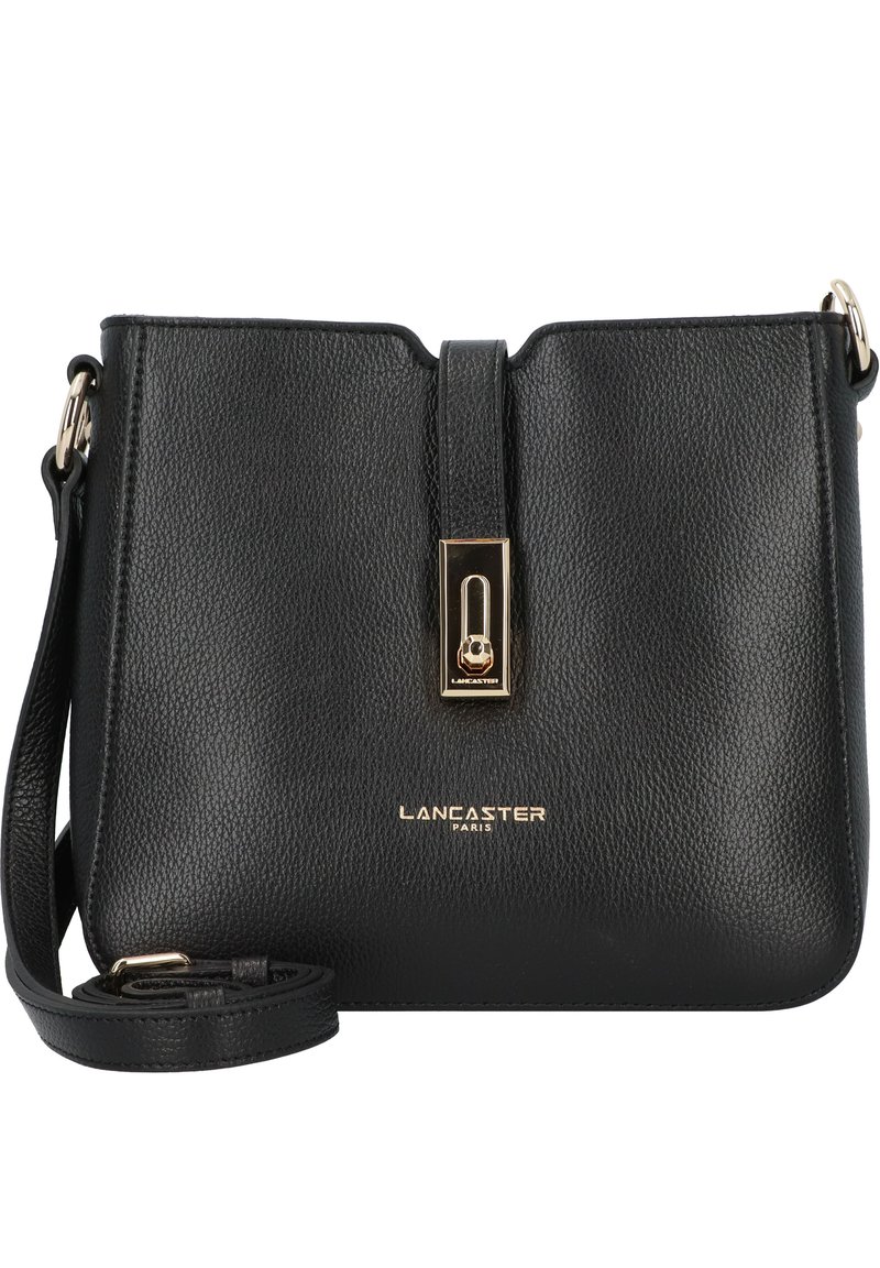 Borsa a tracolla nera in pelle con superficie testurizzata, hardware dorato e chiusura magnetica. Caratterizzata da una lunga tracolla regolabile.