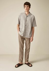 Next TEXTURED SHORT SLEEVE - Camisa - neutral
