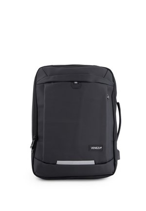 Czarny prostokątny plecak z przednią kieszenią na suwak, bocznym uchwytem i naszywką z logo „Venezia” w dolnym prawym rogu.