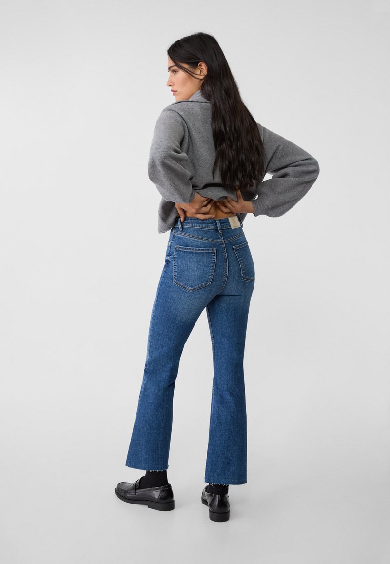 Stradivarius D78 Flared Jeans blue denim Zalando