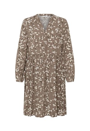 Robe taupe à manches longues, avec un col en V boutonné, une taille froncée et un imprimé floral blanc sur l’ensemble.