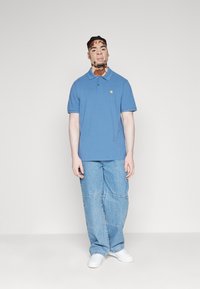 Carhartt WIP CHASE - Polotričko - sorrent/gold