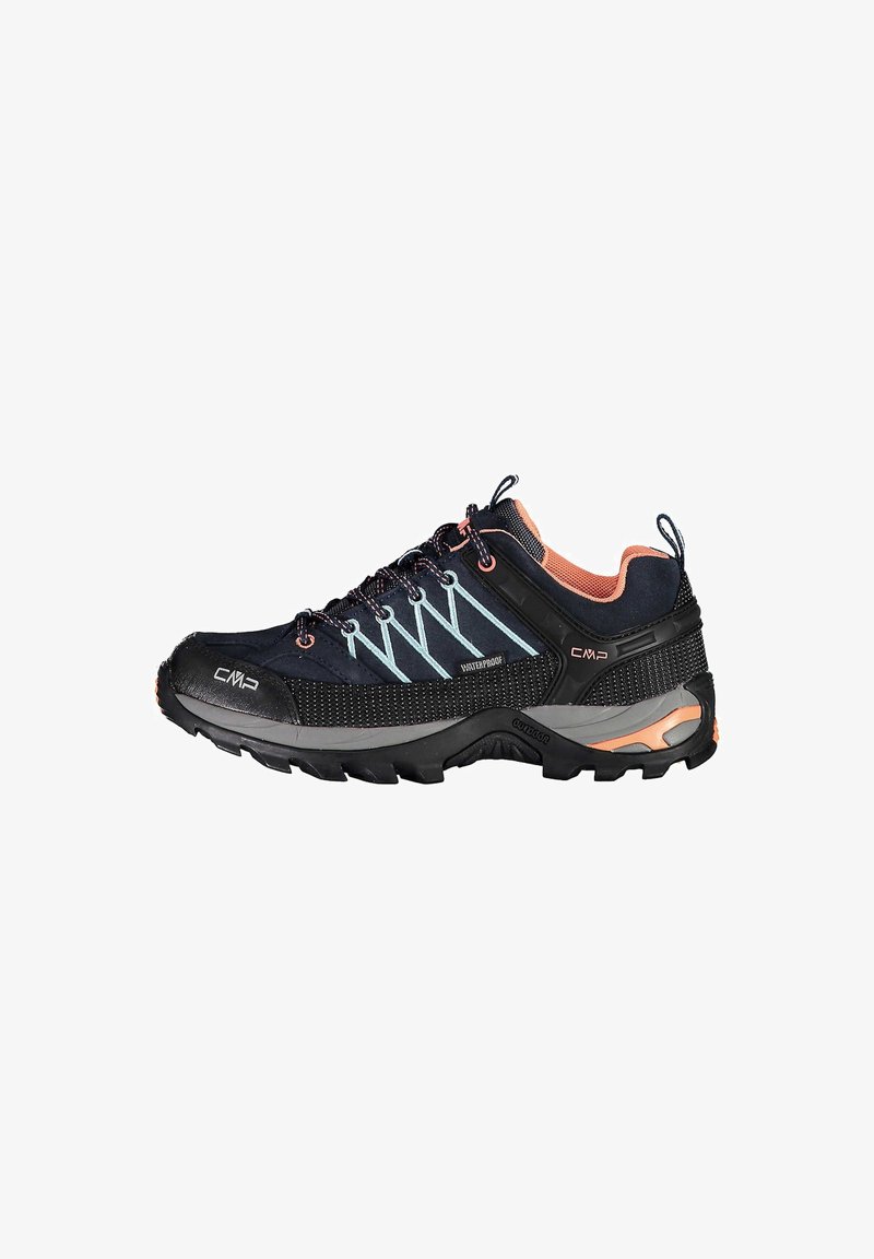 Schwarze Außenschuhe mit einer strukturierten Oberseite, hellblauen Akzenten, Gummisohle und verstärktem Zehenschutz. Verfügt über ein atmungsaktives Design und ein Schnürsystem.