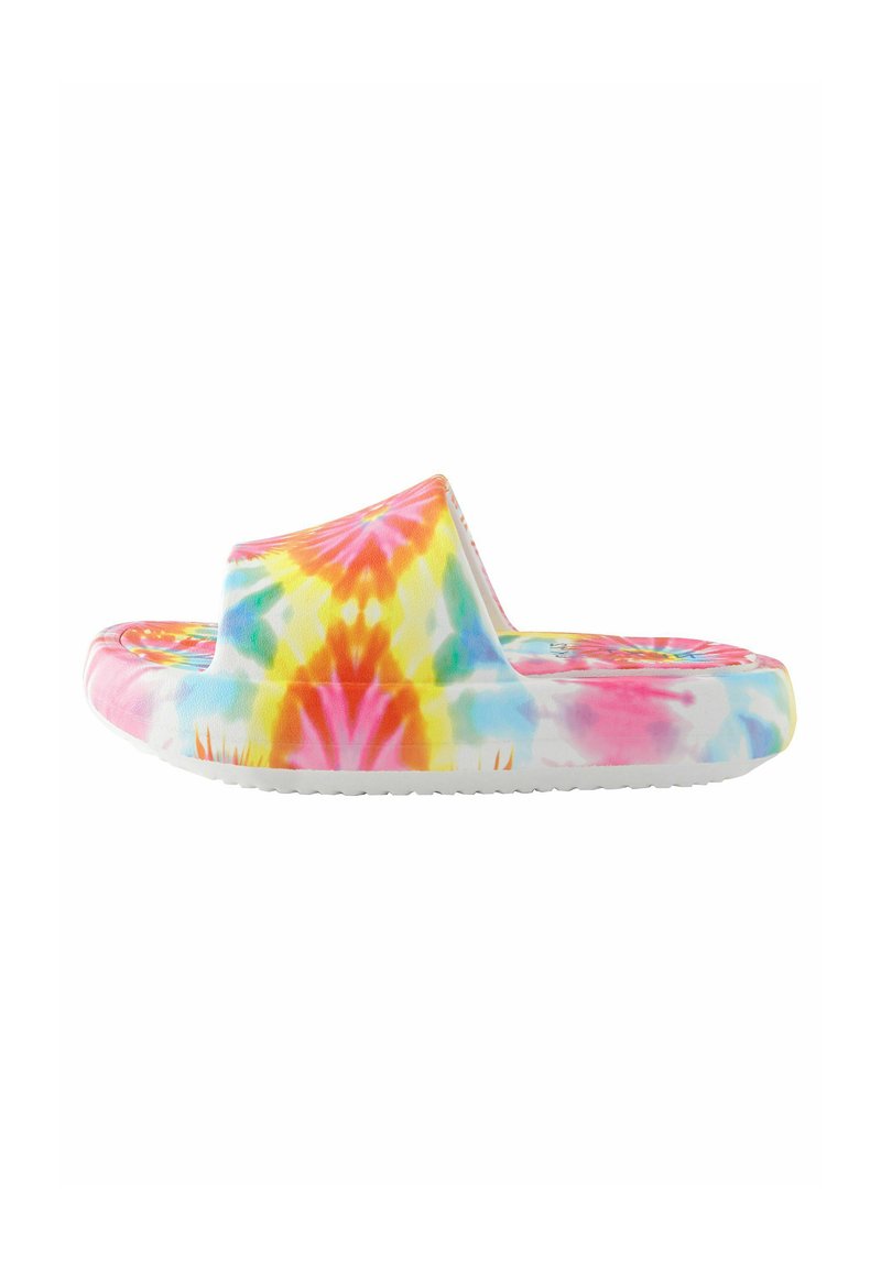 Sandale à glissière tie-dye colorée avec une semelle en caoutchouc souple, arborant un design de sangle surélevée et des motifs vibrants en rose, jaune et bleu.
