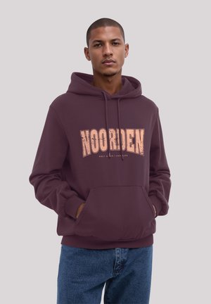 Maroon hoodie with a relaxed fit, featuring a front pocket and a graphic print "NOORDEN" in light orange. Soft texture, casual design.