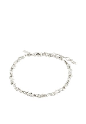 Strieborný náramok s nepravidelnými, textúrovanými článkami s karabínkovým zapínaním a nastaviteľným predĺžením reťaze.