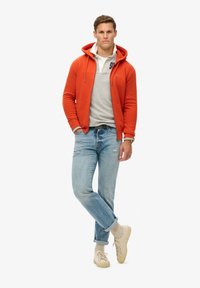 Superdry & Co ESSENTIAL  pomarańczowy