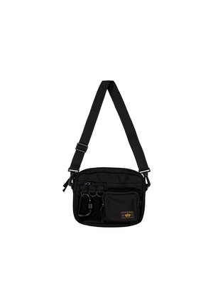 Schwarze Nylon-Crossbody-Tasche mit verstellbarem Tragegurt, mehreren Reißverschlusstaschen und Hardware-Details. Mit einem Logo-Patch auf der Vorderseite und strukturiertem Oberflächenmaterial.