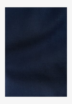 Granatowy materiał o gładkiej, równej teksturze. Materiał wykazuje delikatny połysk i ma jednolite, ciasne sploty na całej powierzchni.