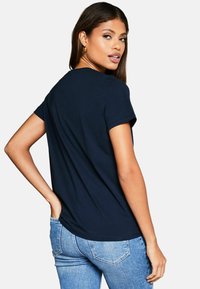 Lipsy REGULAR FIT ROUND NECK WEAR IT WITH LOVE  - Tricou cu imprimeu - navy blue heart