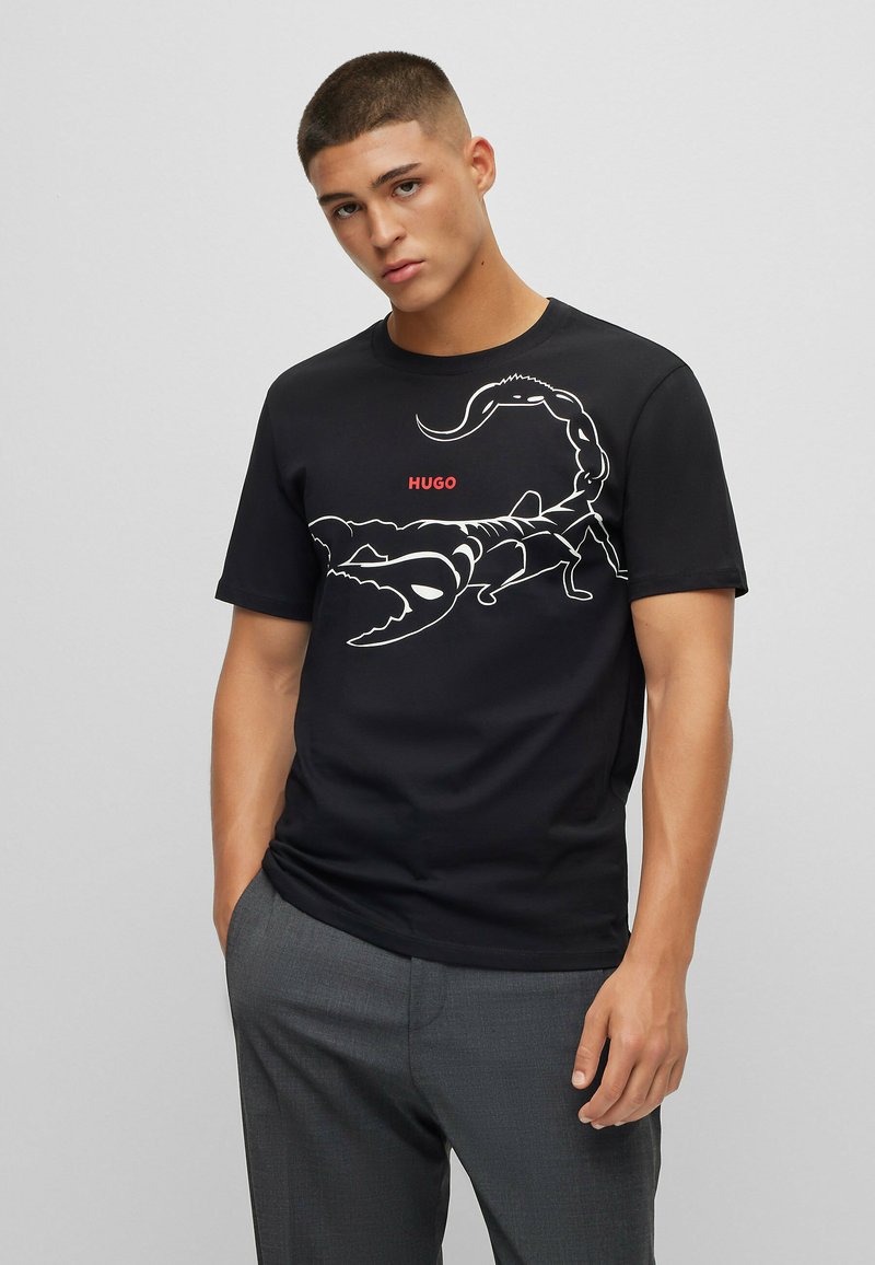 Hugo Ropa Exicibion HUGO DARPIONE - Camiseta estampada - black one/negro - Zalando.es