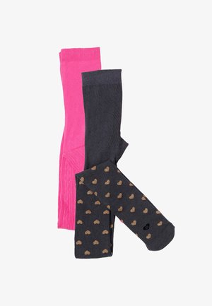 Tres pares de calcetines: uno de un brillante color rosa, uno gris oscuro sólido y uno gris oscuro con patrones de corazones dorados. Se aprecian detalles de tela texturizada.
