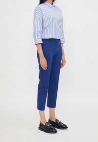 WEEKEND MaxMara Pantaloni - blue
