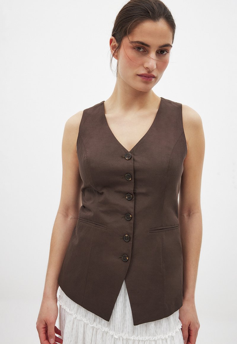 NA-KD - BLEND V NECK - Waistcoat - brown, Enlarge