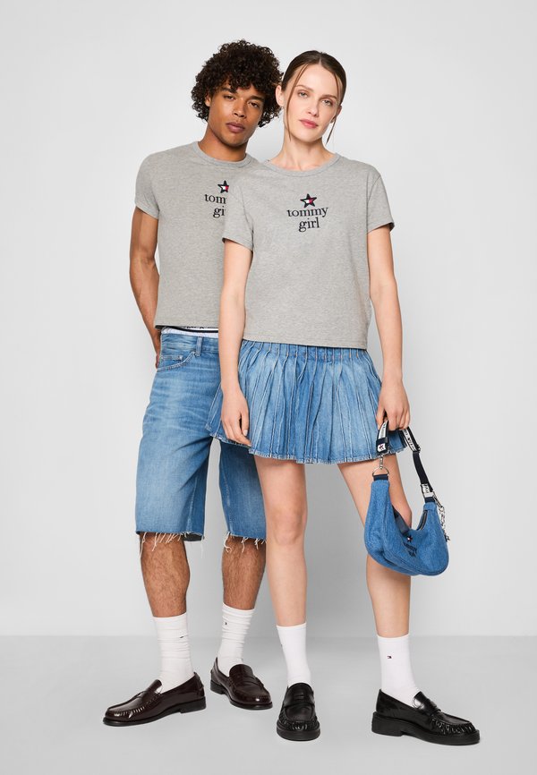 GIRL GRAPHIC UNISEX - Print T-shirt3