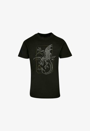 Mustapaitainen puuvillapaita, jossa on valkoinen ja kultainen lohikäärme grafiikka suorakaiteen muotoisessa suunnittelussa, taustanaan vuoria ja pilviä viivottuina.