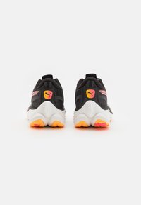 Puma VELOCITY NITRO 3 - Scarpe da corsa su strada - black/silver/sun stream