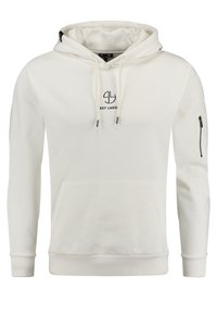 Biała bluza z kapturem z przednią kieszenią kangurką, regulowanymi sznurkami, zapinaną na zamek kieszenią na lewym rękawie oraz logo nadrukowanym na klatce piersiowej.