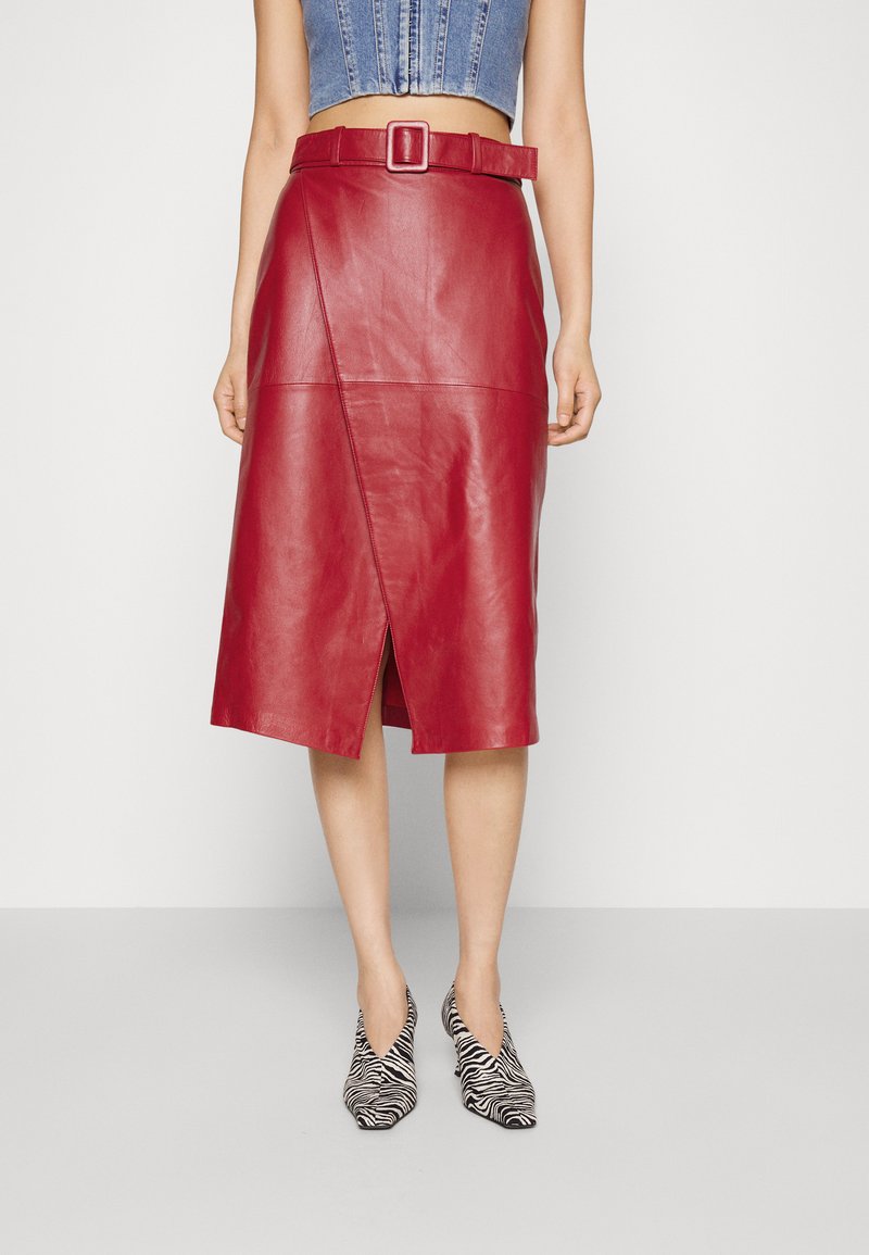 STUDIO ID ADA MIDI WRAP SKIRT Jupe crayon red napa no shiny/rouge