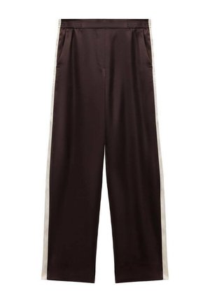 Pantalones de satén marrón con pierna recta, que presentan rayas laterales blancas y una cintura texturizada. Incluye bolsillos laterales para mayor funcionalidad.