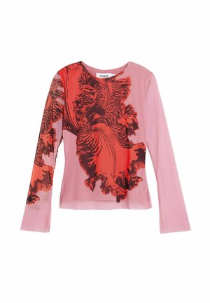 Ilgas rankovėmis marškiniai iš švelnios rožinės medžiagos, su dideliu raudonos gėlės raštu, apibrėžtu juodai, priekyje ir gale. Apvalus kaklo iškirpimas.