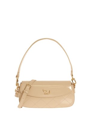 Borsa beige trapuntata in pelle verniciata con logo dorato, tracolla regolabile e manico superiore curvo.