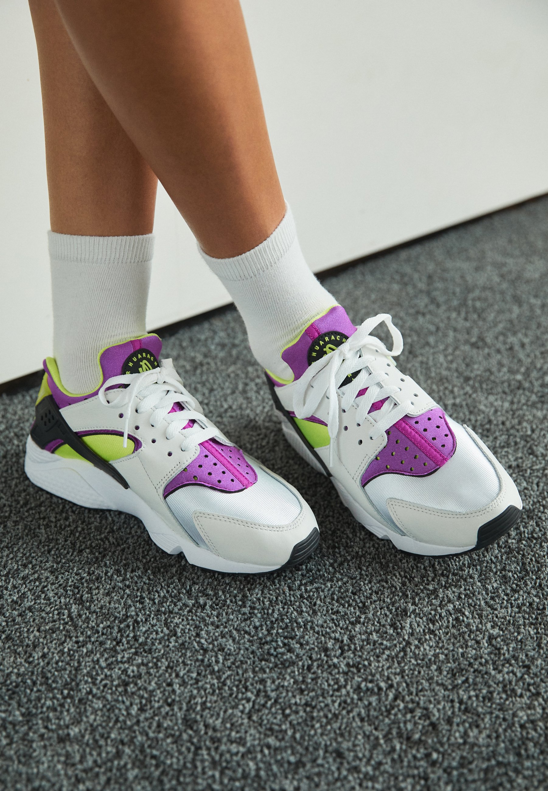 huarache trainers pink