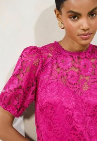Lipsy Dnevna obleka - pink