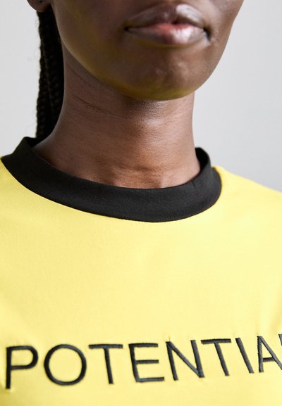 STAMM POTENTIAL FITTING TEE UNISEX - T-shirts med print - yellow